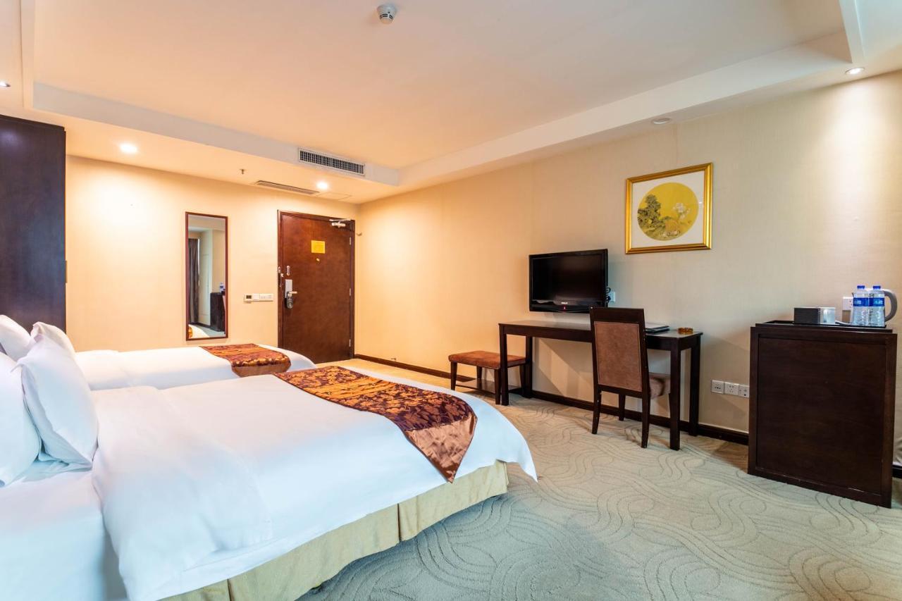 Fortune Hotel Guangzhou Exteriör bild