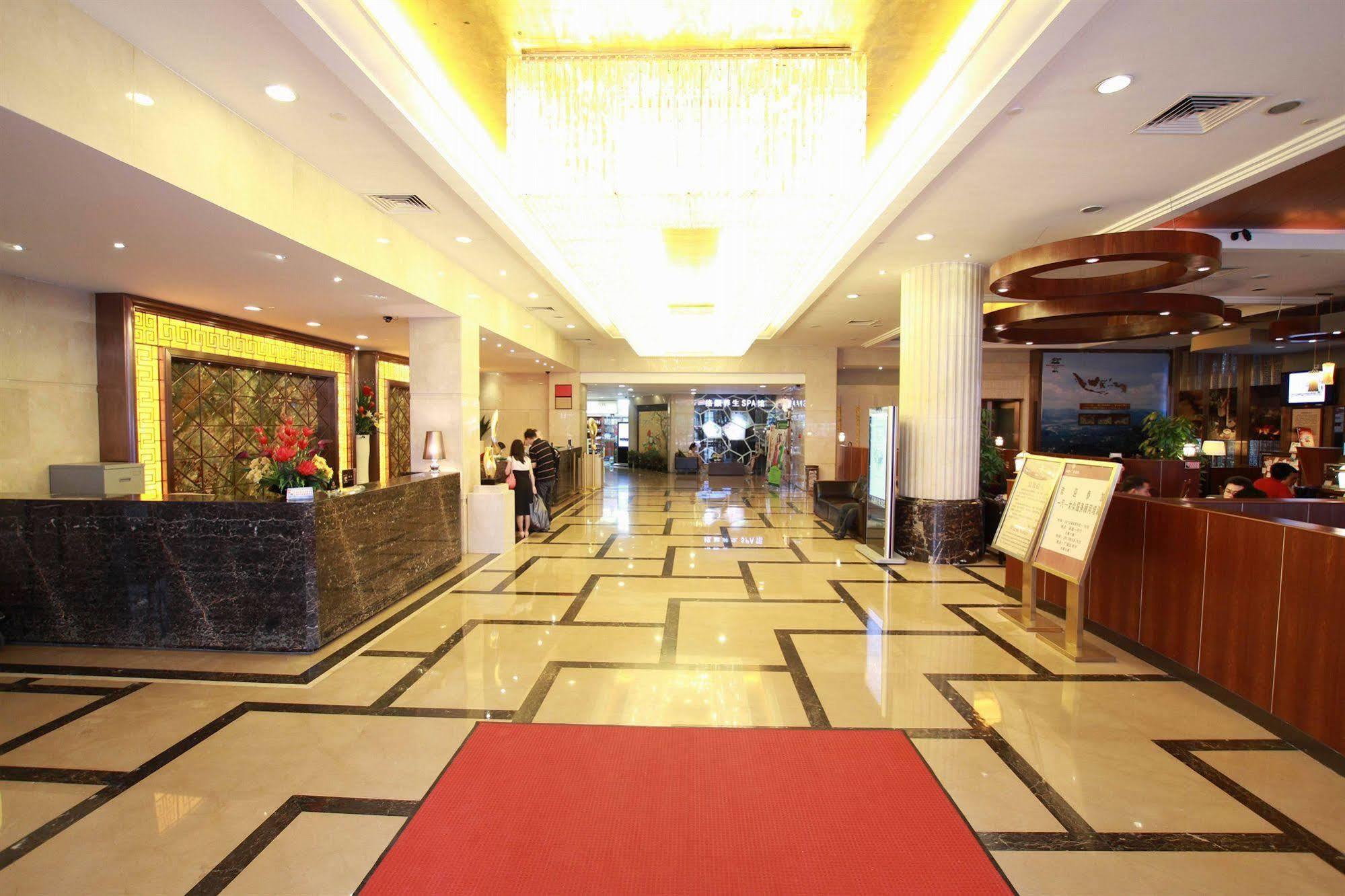Fortune Hotel Guangzhou Exteriör bild