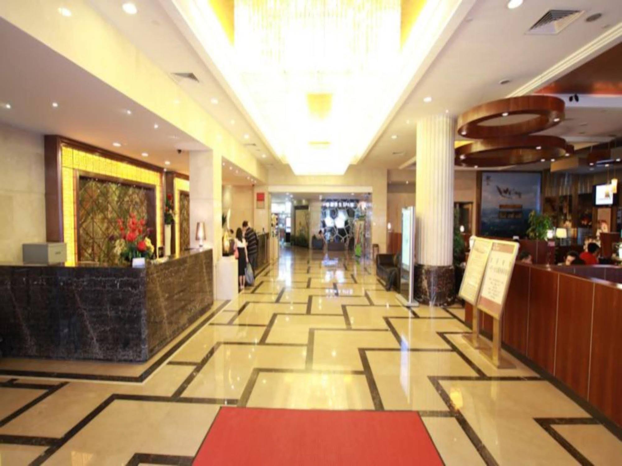 Fortune Hotel Guangzhou Exteriör bild